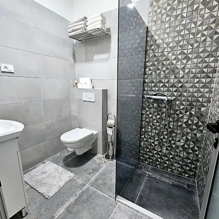 דירה Ellamar Center *