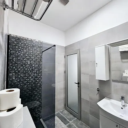 Ellamar Center * מאקרסקה